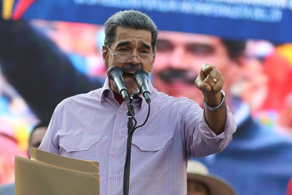 Maduro anuncia entrega de terras na Venezuela ao MST -