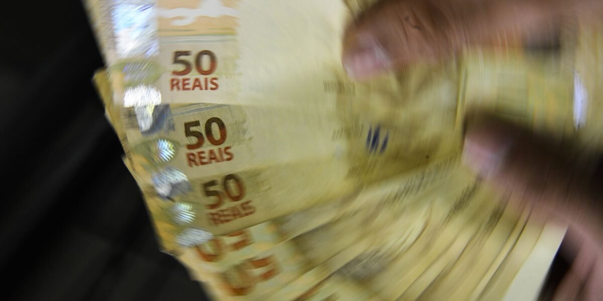 Mais de 48 mil pessoas contratam R$ 340,3 mi em