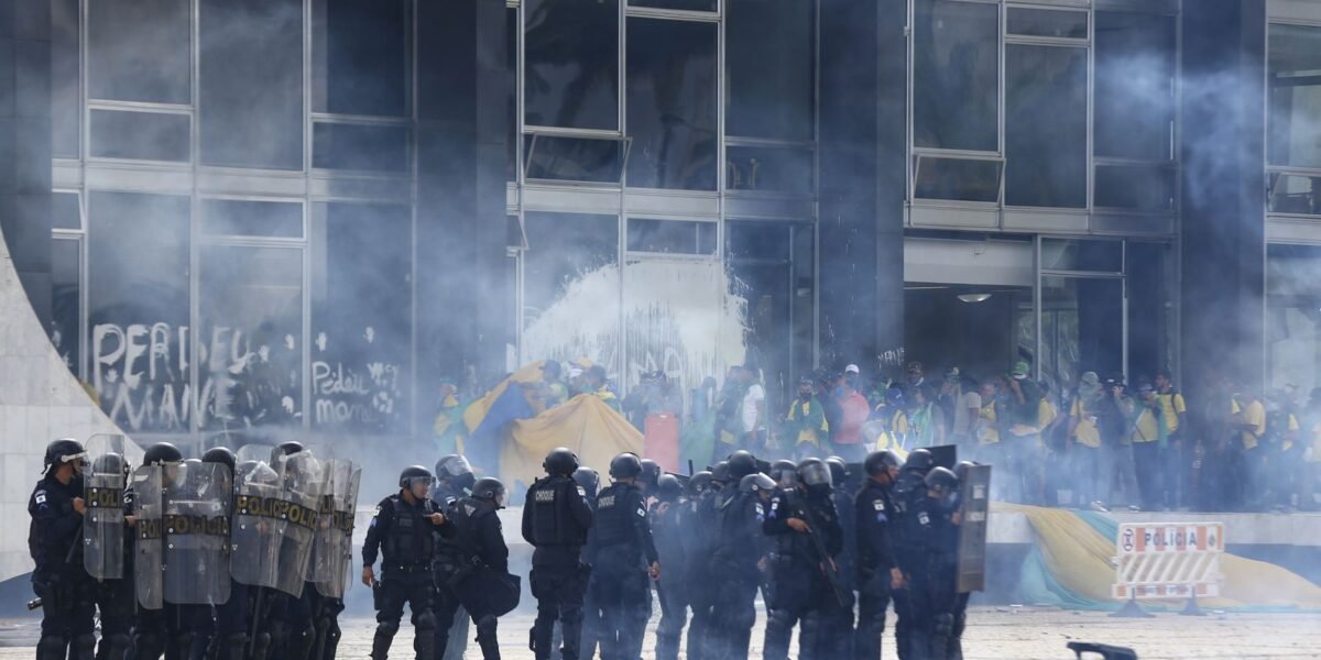 Moraes envia à PGR defesas de denunciados por tentativa de