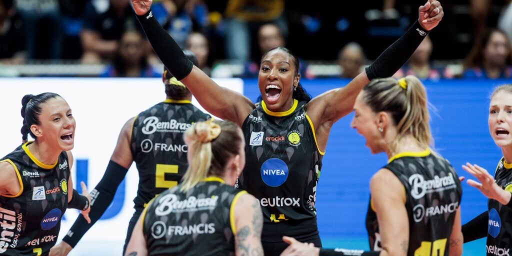 Praia Clube é tricampeão do Sul-Americano de vôlei feminino