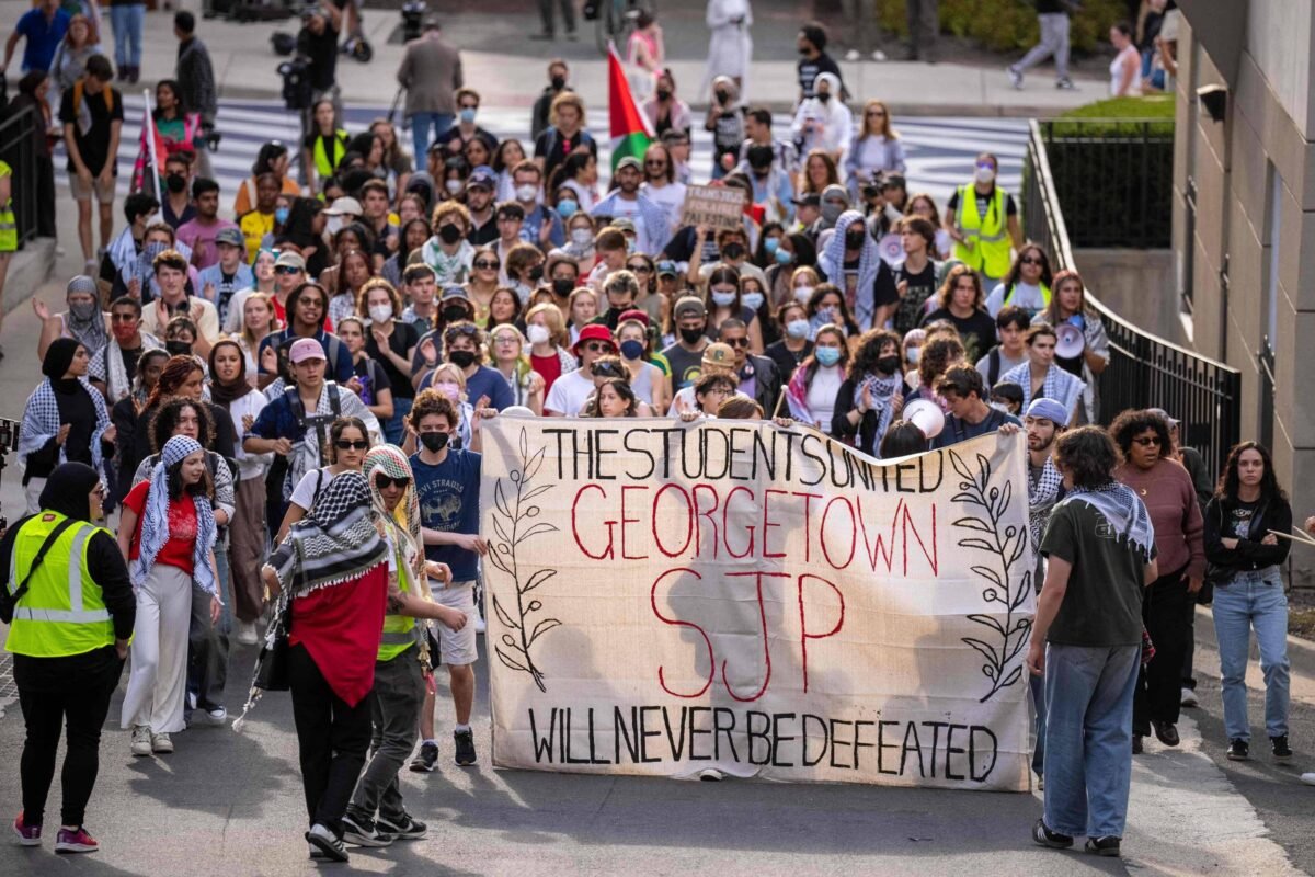 Prisão de estudante de Georgetown amplia tensão nos EUA -