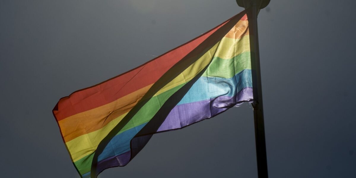 Fórum lança manifesto para ampliar inclusão de jovens LGBT+ no