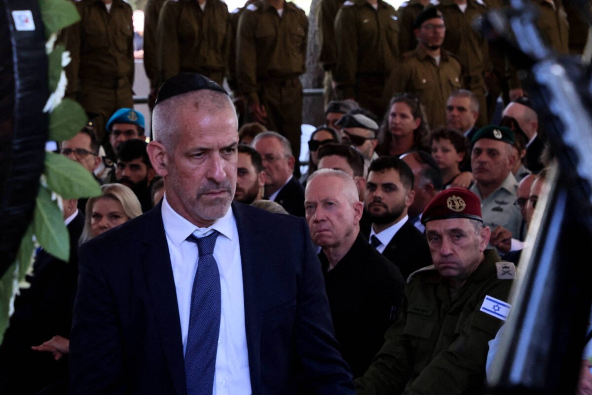 Israel: Netanyahu recua de demissão do chefe de segurança -