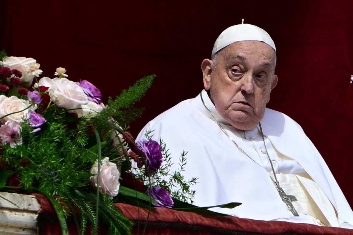 Papa: Problemas de saúde prévios podem ter acelerado morte -