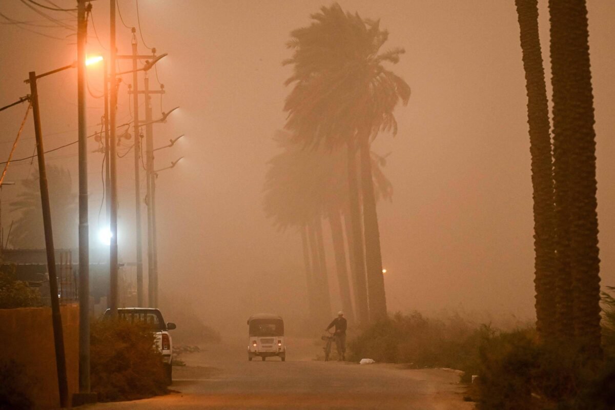 Tempestade de areia no Iraque leva milhares ao hospital -