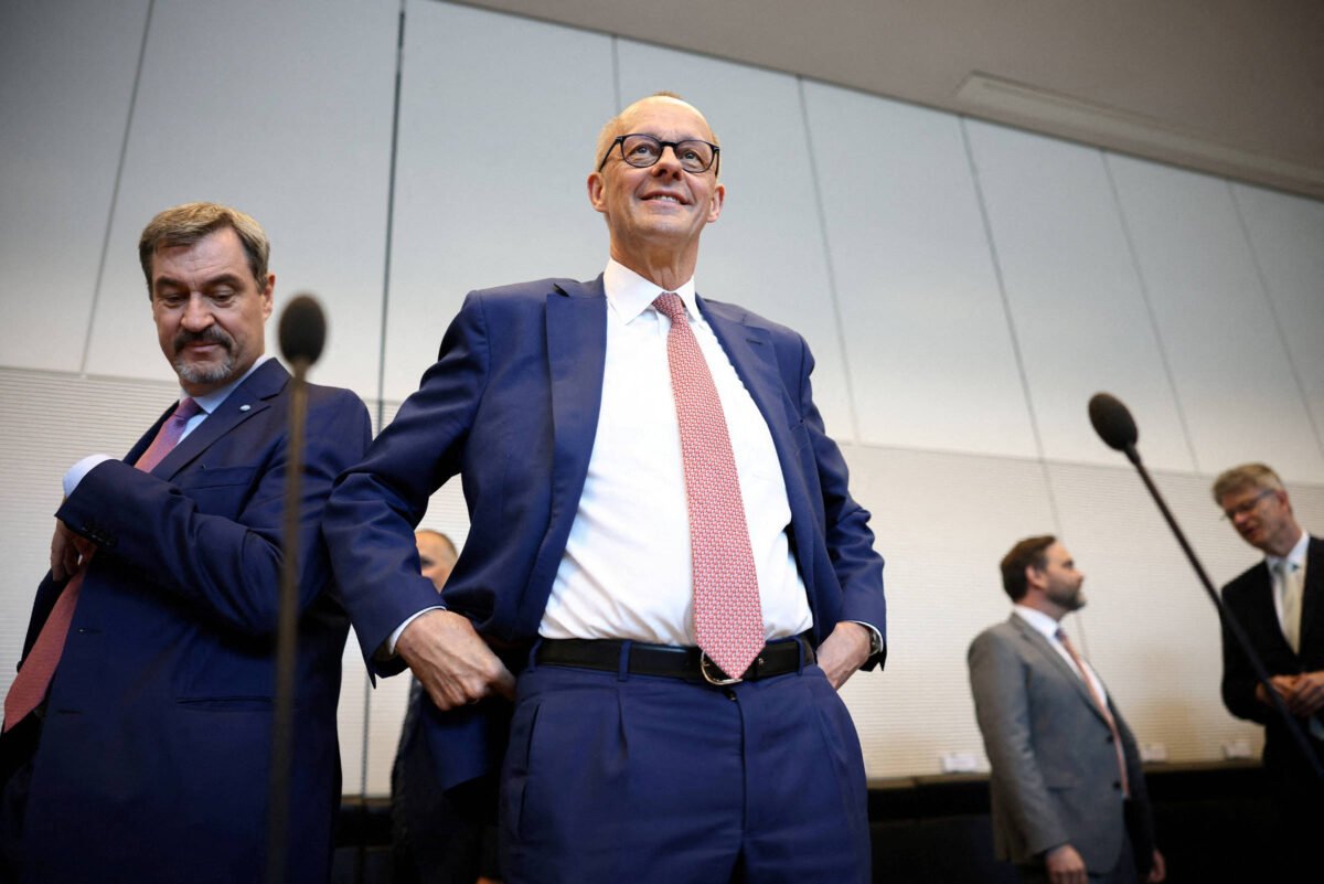 Alemanha:Merz assume de olho em economia e extrema direita -
