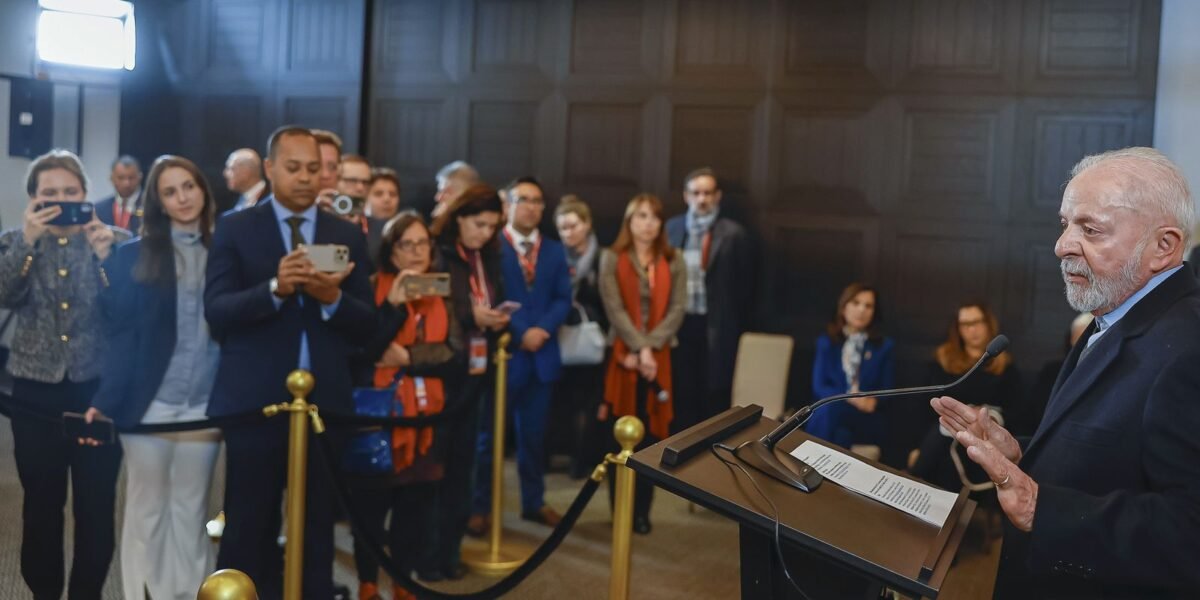 Com Putin, Lula reforça posição em atuar por fim da