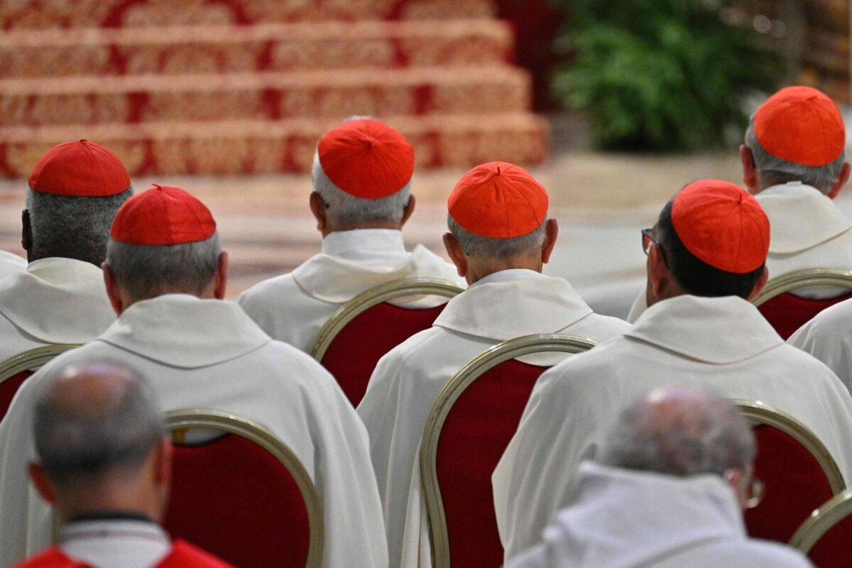 Conclave: Entenda como funciona a hierarquia da Igreja - 07/05/2025