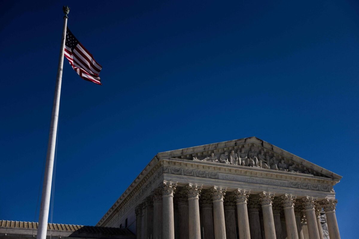 EUA: Supremo autoriza Trump a revogar visto de 500 mil