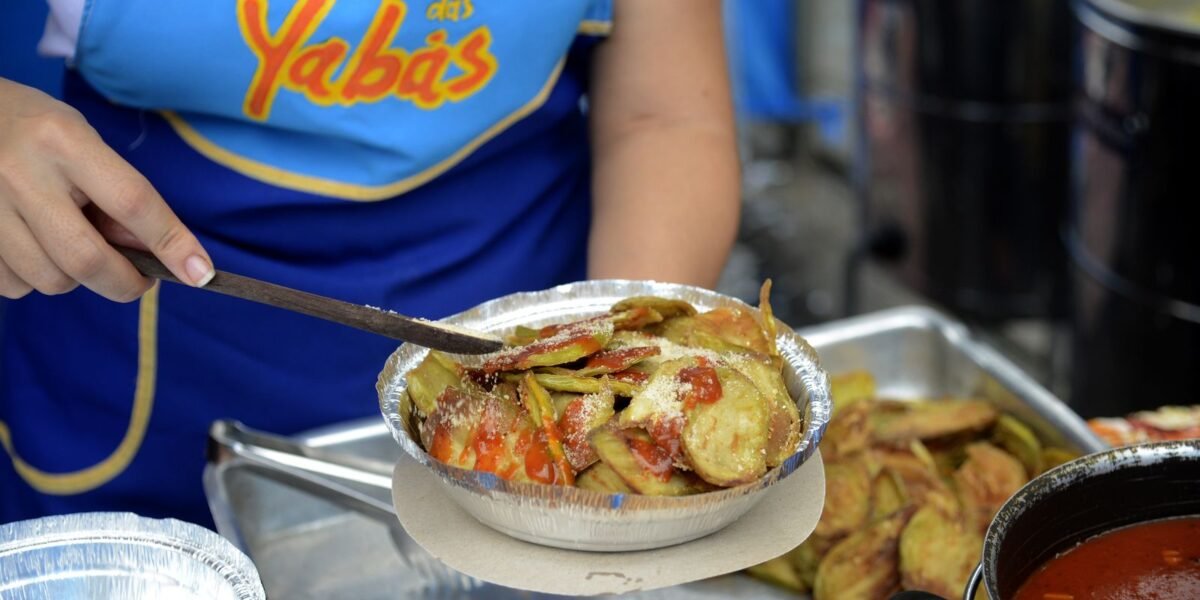 Feira das Yabás celebra Dia do Trabalhador no centro do
