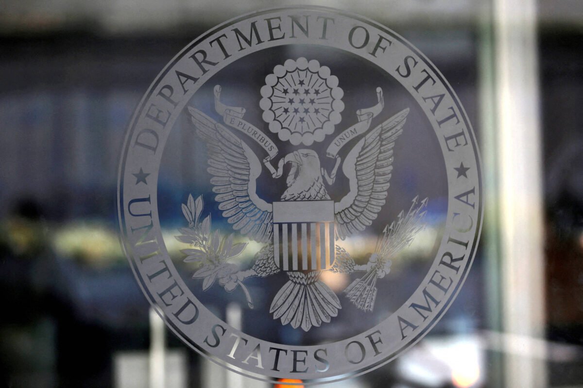 Governo Trump suspende agendamentos de visto estudantil - 27/05/2025 -