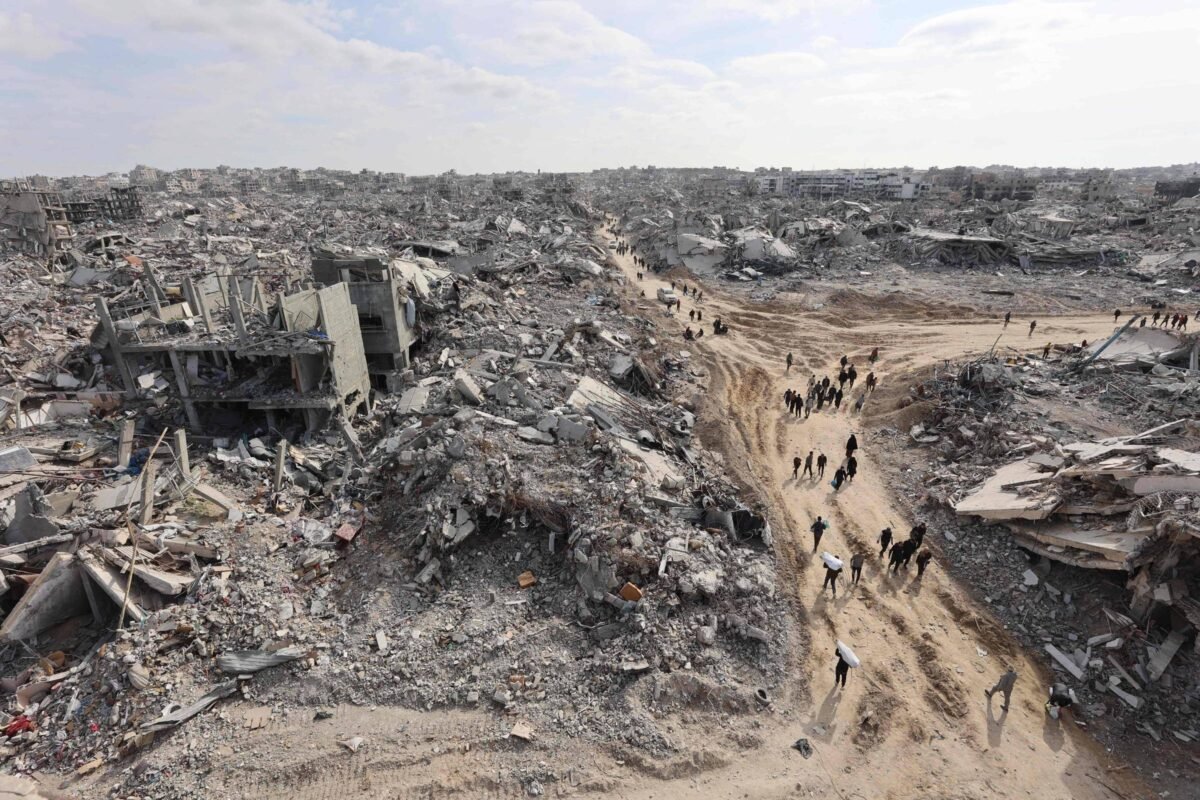 Israel acelera saída de palestinos da Faixa de Gaza -