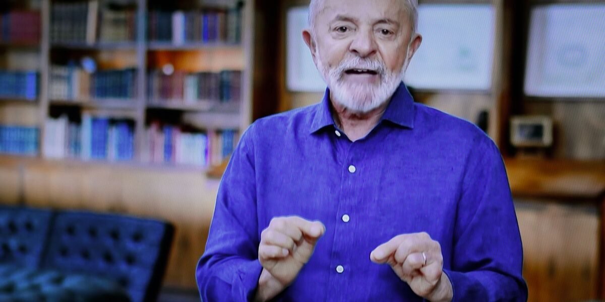 Lula defende debate sobre fim da escala 6x1 e aborda