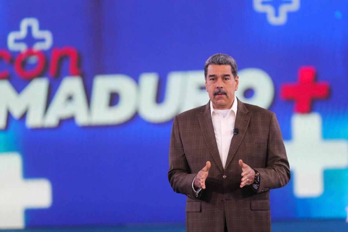 Maduro aumenta pensões e renda básica na Venezuela - 01/05/2025
