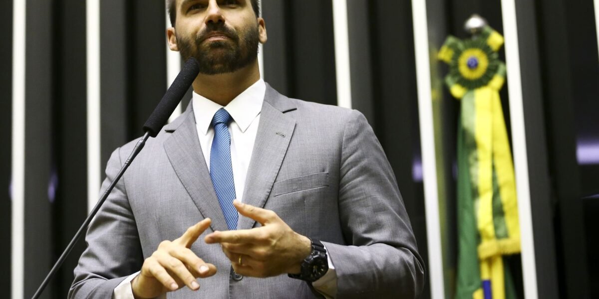 Moraes abre inquérito para investigar Eduardo Bolsonaro