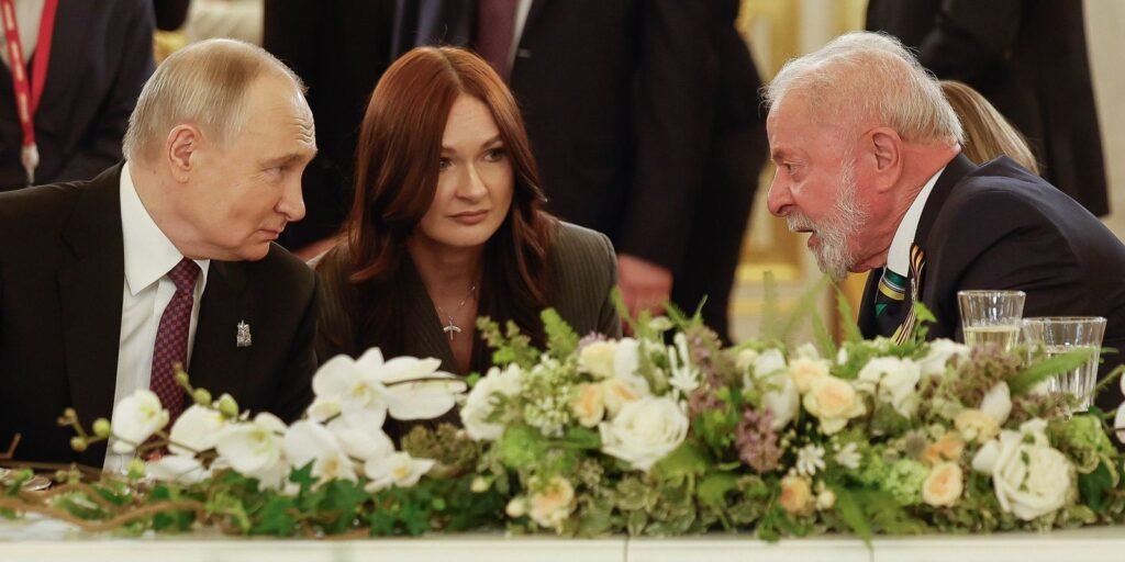 Na Rússia, Lula celebra 80 anos da vitória contra o