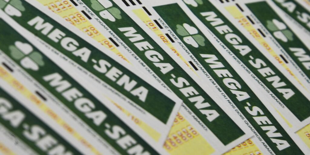 Ninguém acerta a Mega-Sena e prêmio acumula em R$ 45
