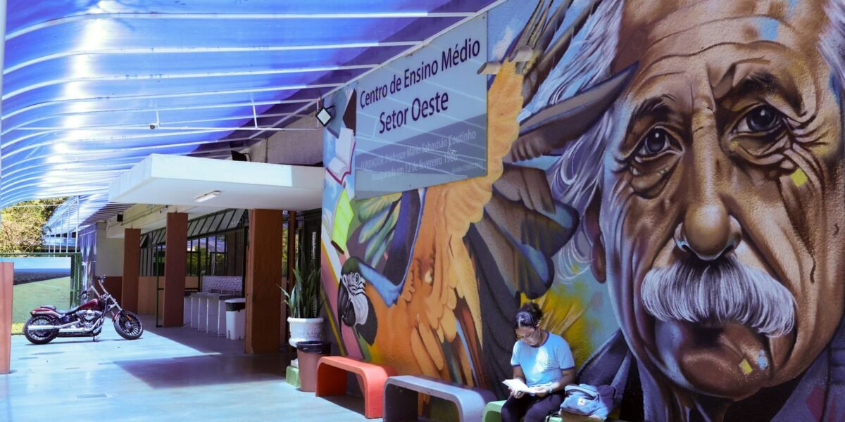 Pé-de-Meia paga parcela por frequência a nascidos em julho e