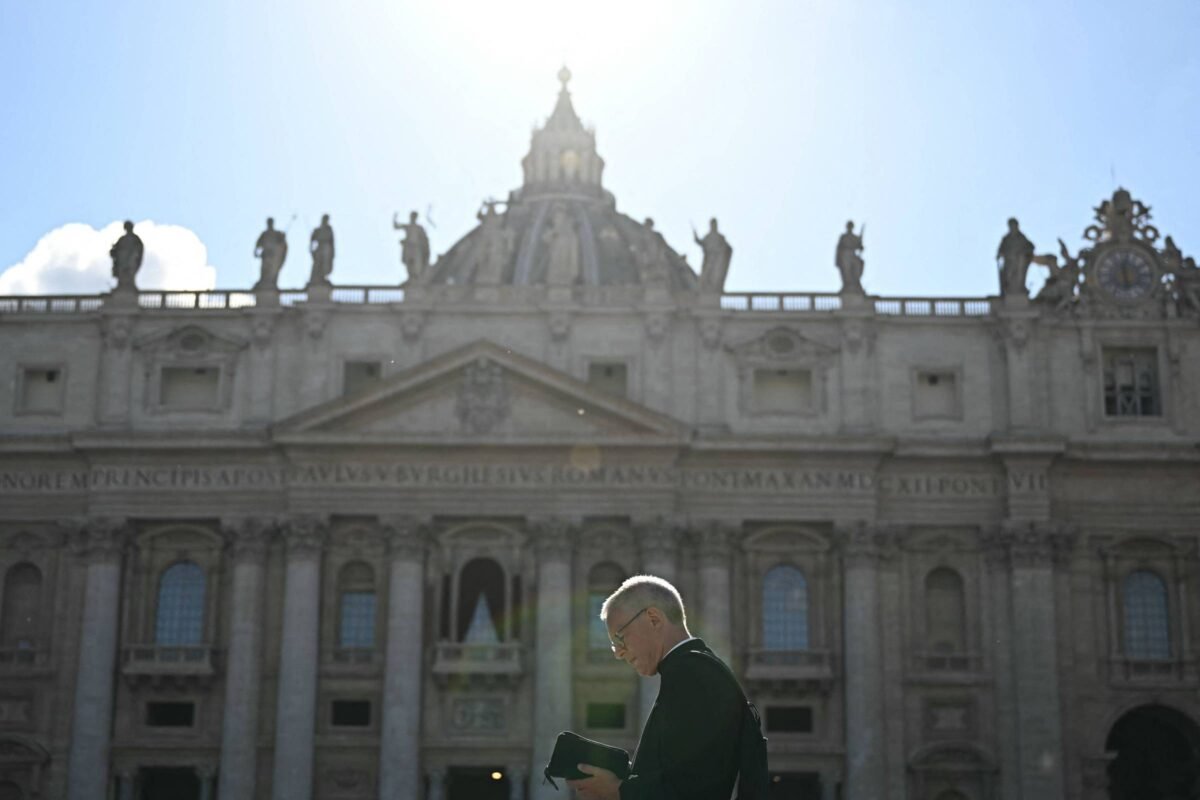 Saiba onde assistir à missa do conclave nesta quarta (7)