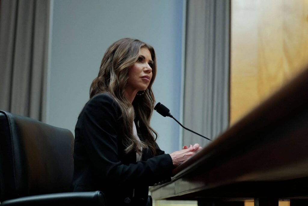 Secretária de Trump diz que habeas corpus é deportação -