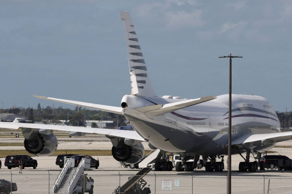 Trump aceita avião de R$ 2,2 bi de presente do