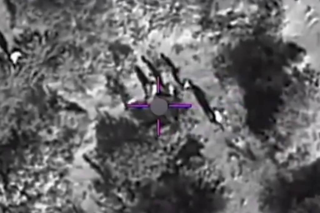 Vídeo: EUA atacam supostos terroristas na Somália - 20/05/2025 -