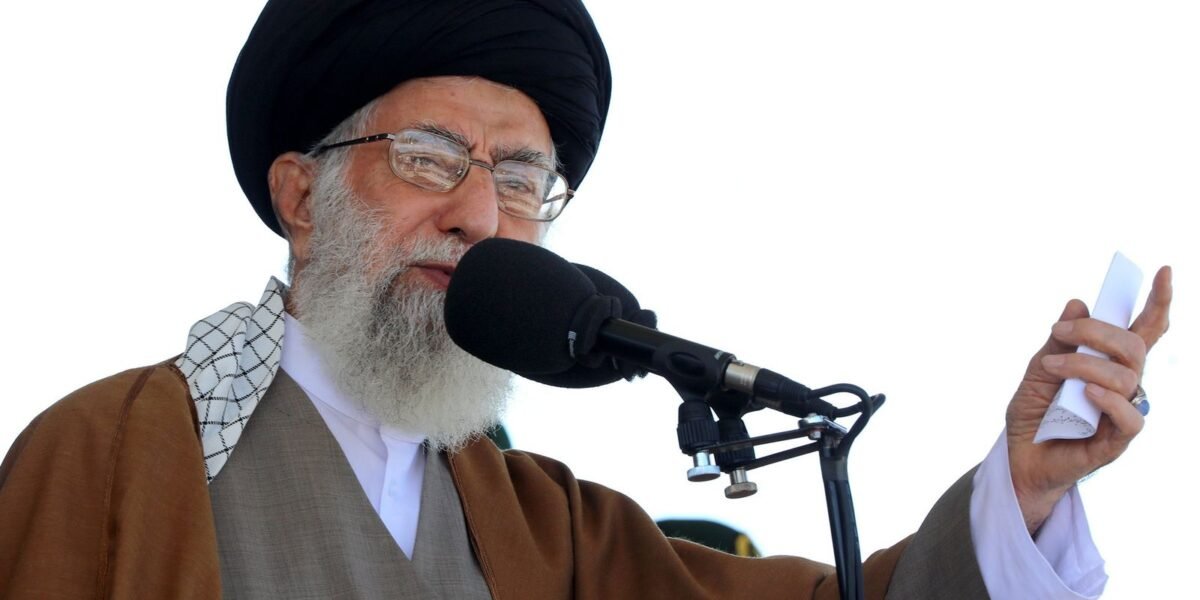 Aiatolá do Irã promete punição “amarga e dolorosa” contra Israel