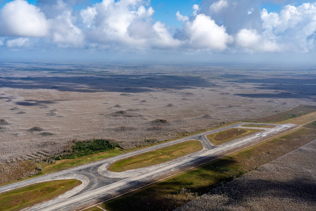 Alcatraz dos Jacarés: nova prisão para imigrantes nos EUA -