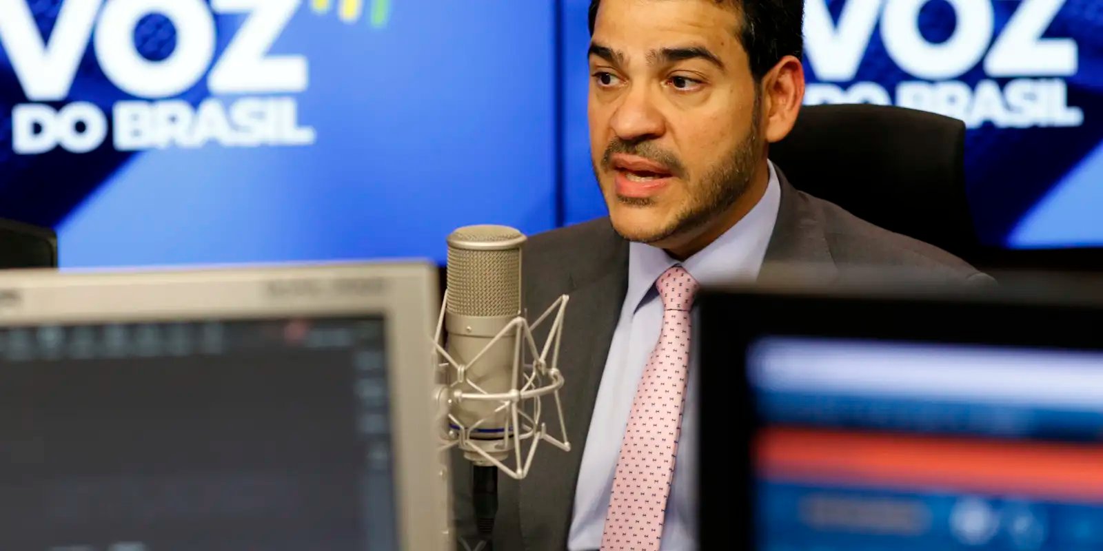 Aposentados não precisam acionar justiça por valores do INSS, diz