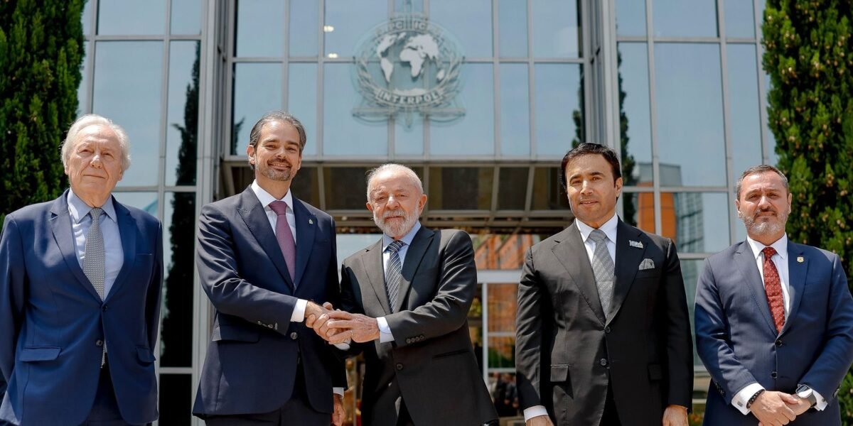 Brasil e Interpol vão ampliar colaboração mútua no combate ao