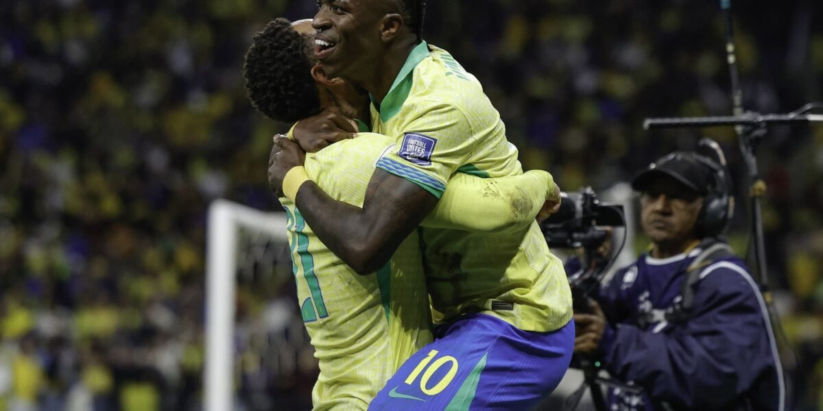 Brasil vence primeira com Ancelotti e se classifica para Copa