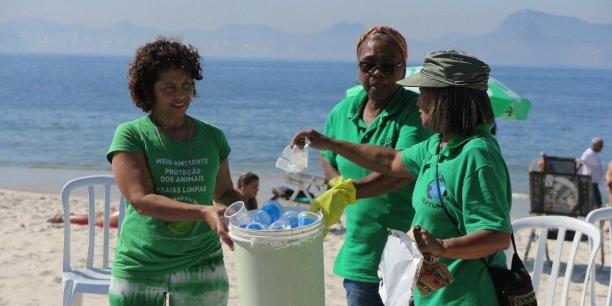 Catadores no Rio lidam com informalidade e más condições de