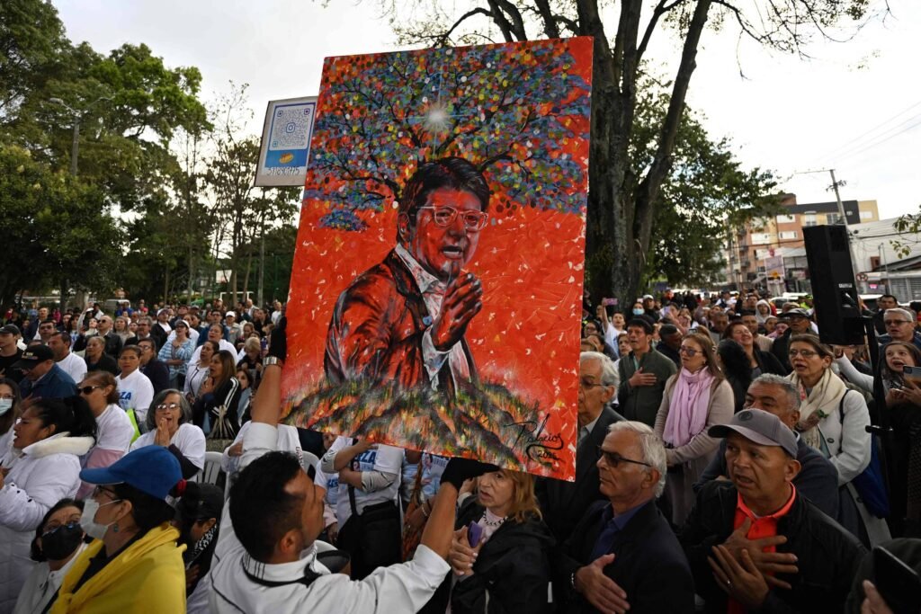 Colômbia: Família de Uribe denuncia Petro por incitar ódio -