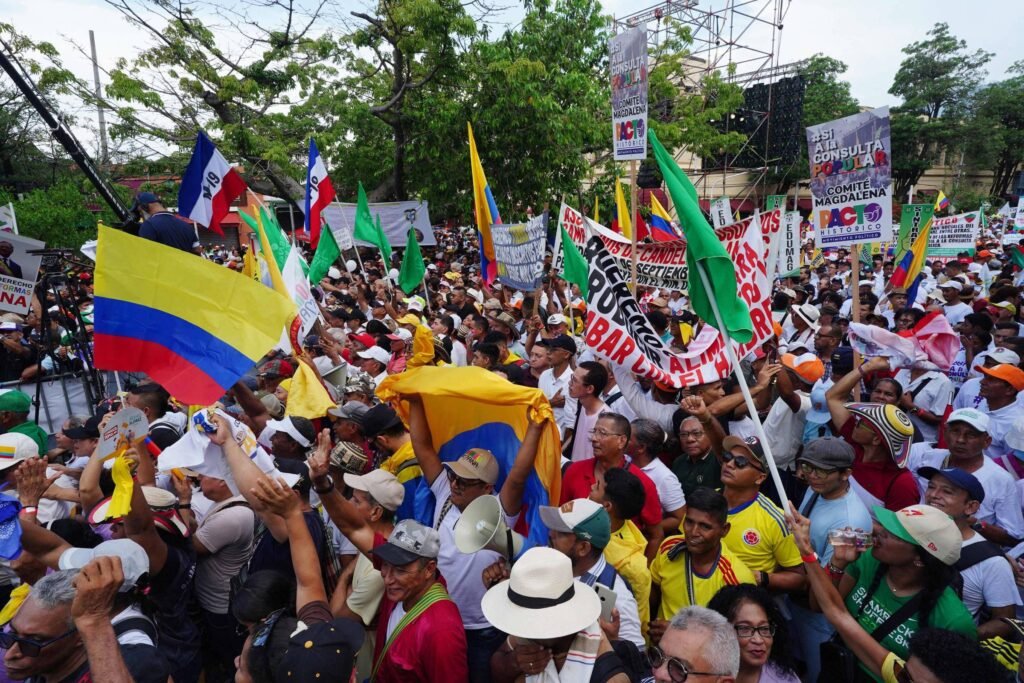 Colômbia: Senado aprova reforma trabalhista de Petro - 18/06/2025 -