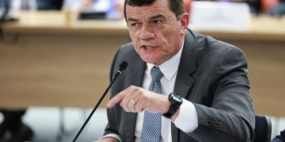 Ex-ministro diz que alertou Bolsonaro sobre gravidade de golpe