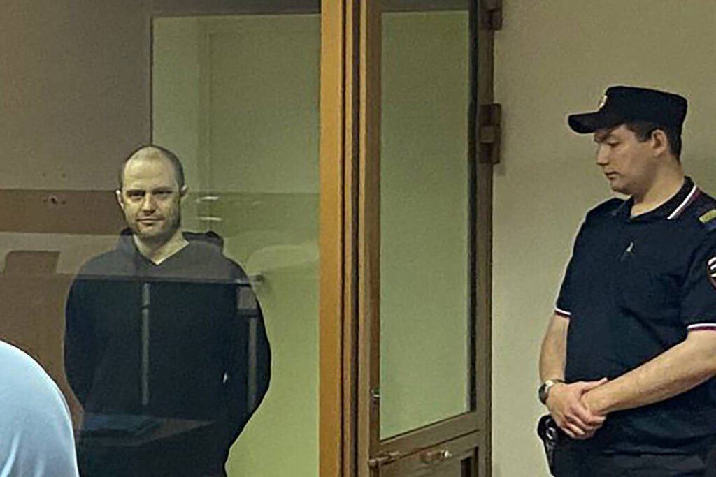 Fotógrafo russo é condenado por divulgar arquivos públicos - 26/06/2025