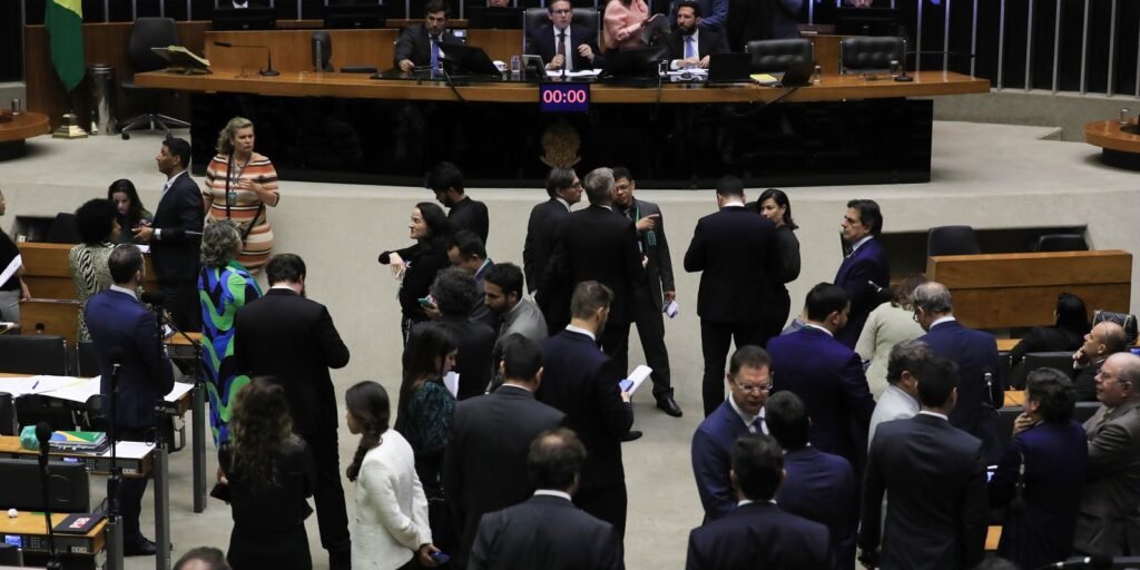 Governo ainda avalia se vai ao Supremo por IOF, diz