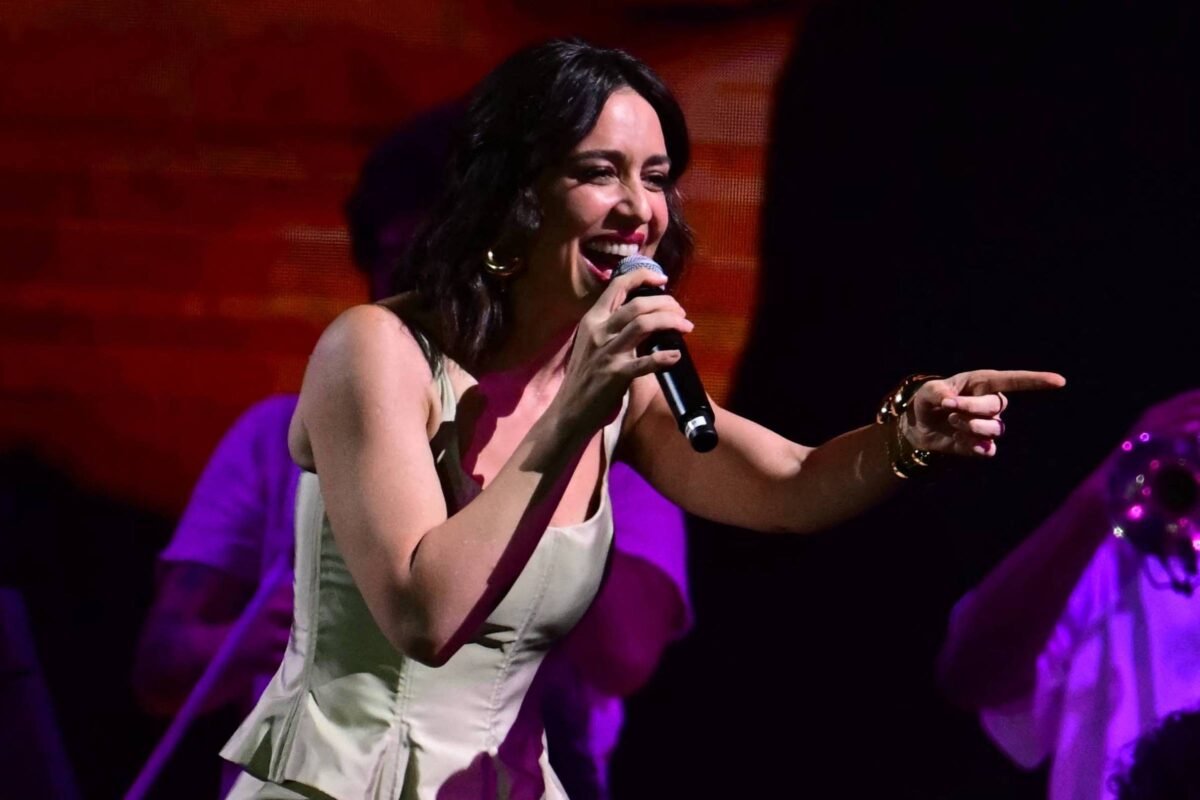 Governo paga R$ 168 mil por show de Roberta Sá