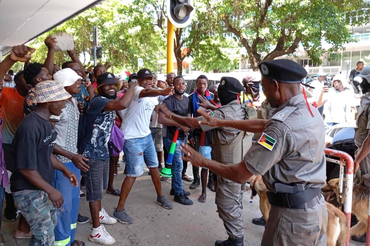 Há 50 anos independente, Moçambique busca projeto de país -