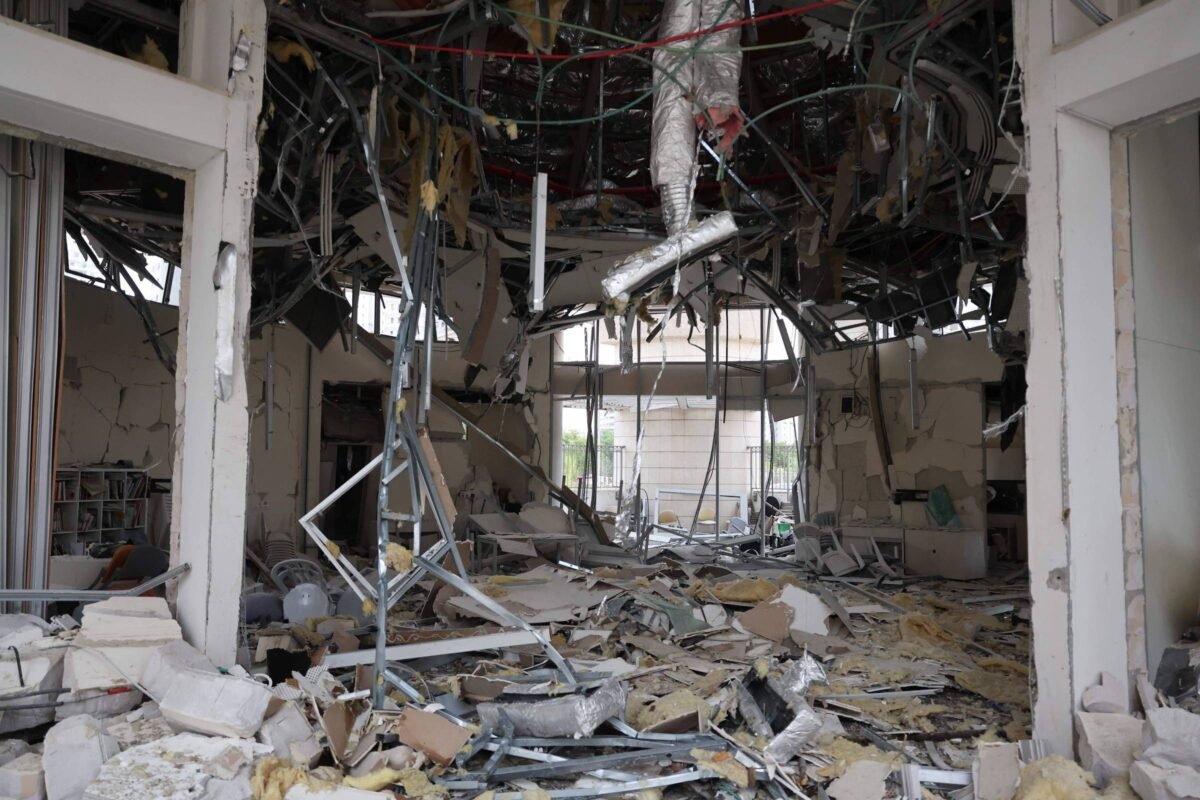 Israel lança nova onda de ataques contra o Irã -