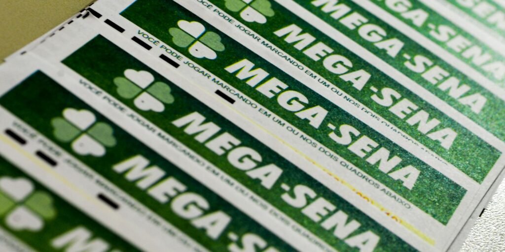 Mega-Sena acumula novamente e prêmio principal vai para R$ 130