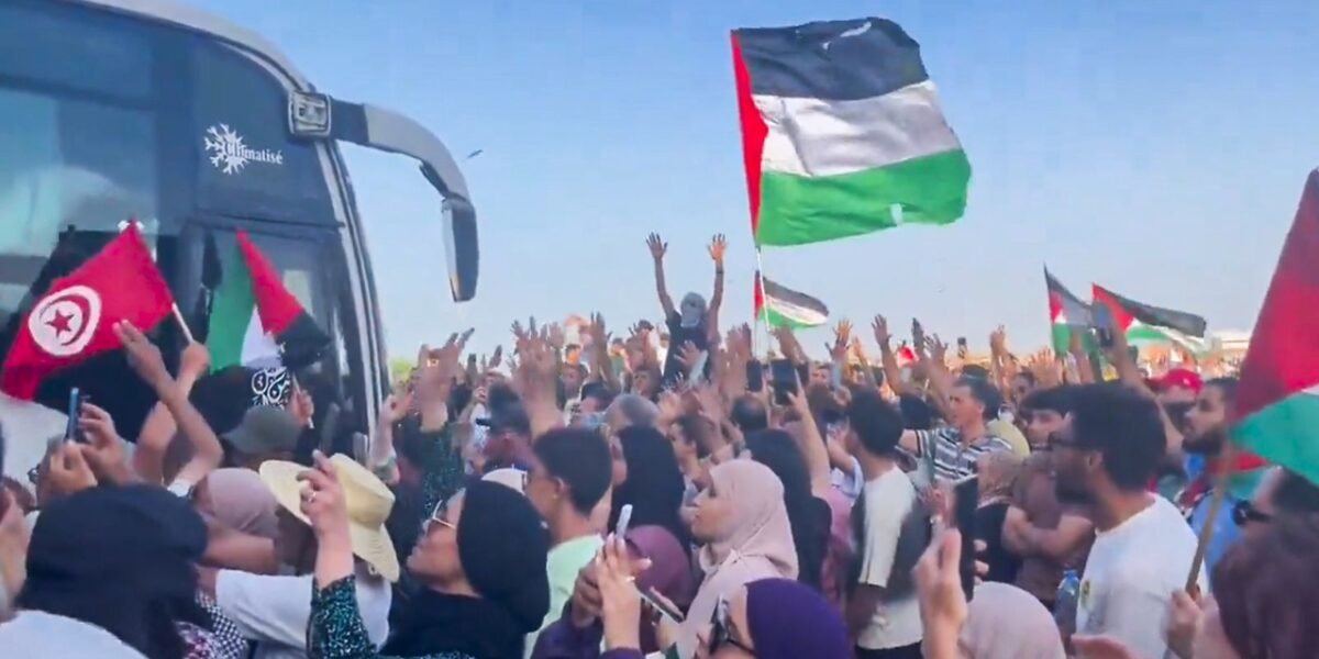 Milhares de ativistas marcham a Gaza para romper bloqueio de