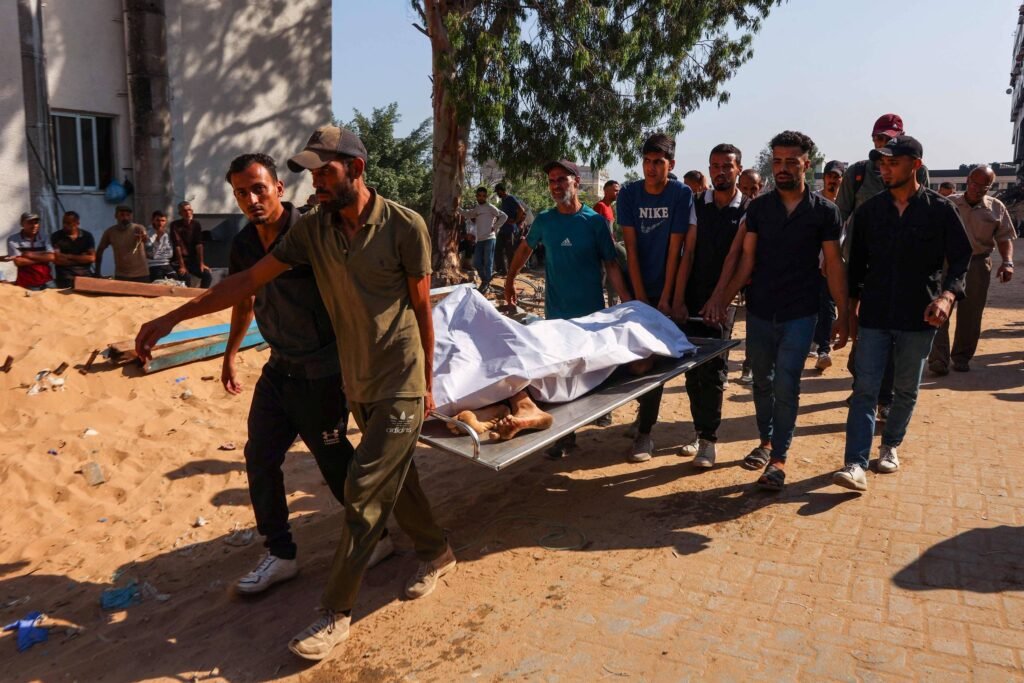 Novos ataques de Israel matam pelo menos 60 em Gaza