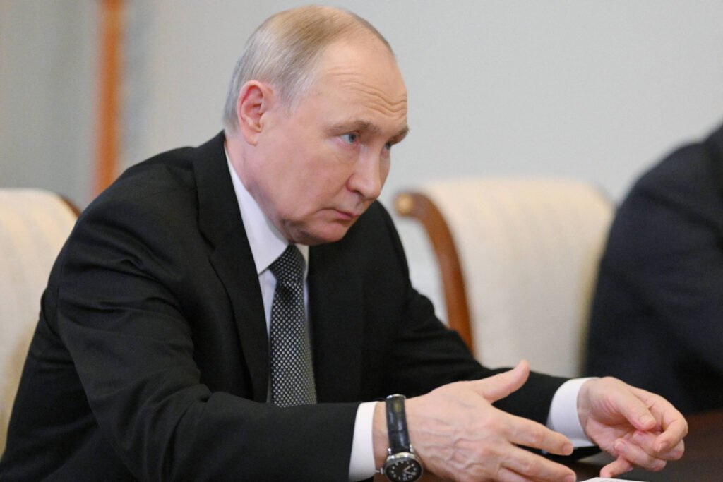 Putin repete Trump e diz que Guerra da Ucrânia não