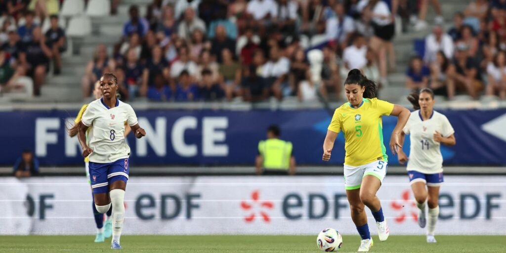 Seleção feminina é derrotada em último teste antes da Copa