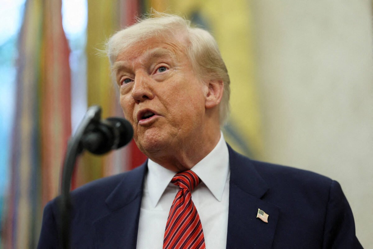 Trump proíbe entrada de alunos estrangeiros de Harvard - 04/06/2025