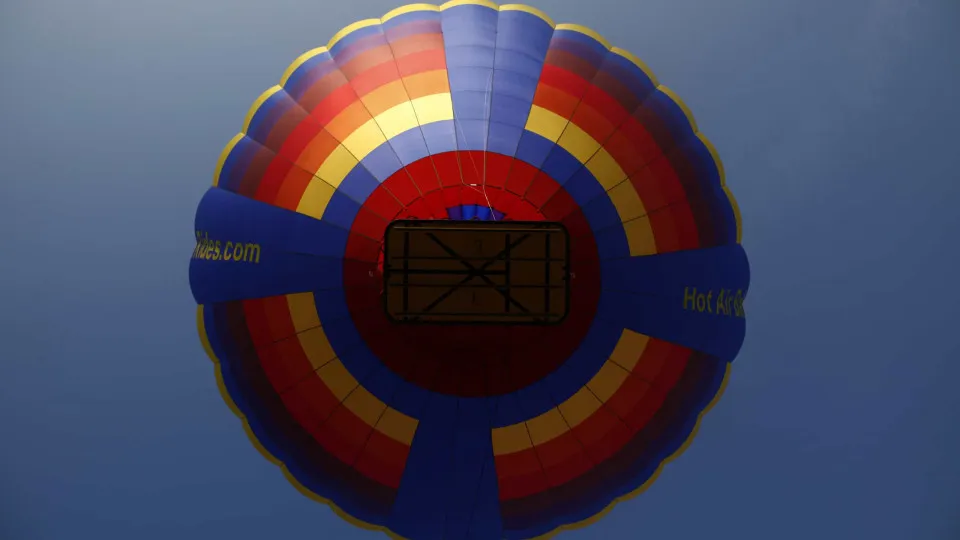 naom_5f176afe2f04a.webp.webp