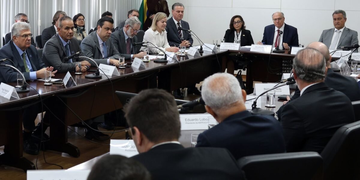 Agronegócio teme perda de safras e apoia negociação do governo