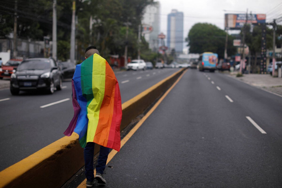 Reino Unido indeniza vítima de exorcismo homofóbico - 15/07/2025 -