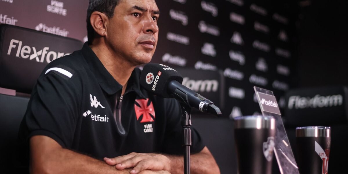 Vitória anuncia contratação do técnico Fabio Carille